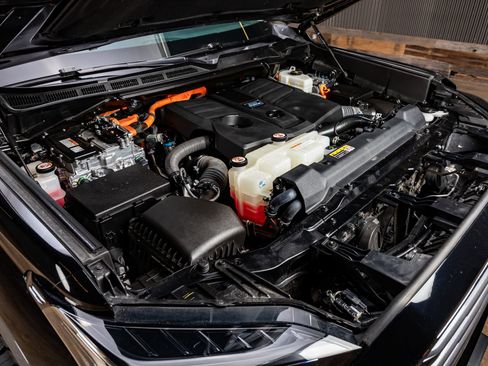 Used 2023 Toyota Sequoia Limited image 42