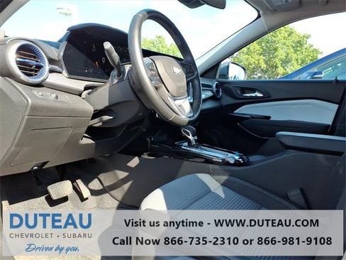 Certified 2024 Chevrolet Trax LT w/ Driver Confidence Package image 11