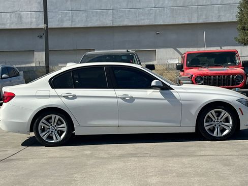 Used 2016 BMW 328i Sedan RWD image 9