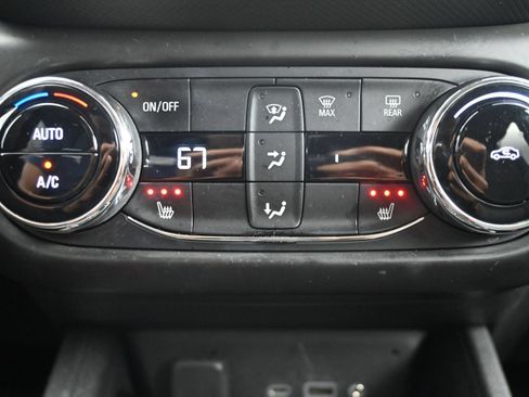 Used 2023 Chevrolet TrailBlazer LT w/ Convenience Package AWD/4WD image 16