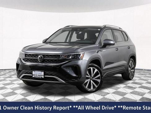 Used 2023 Volkswagen Taos SE w/ Panoramic Sunroof Package AWD/4WD image 2