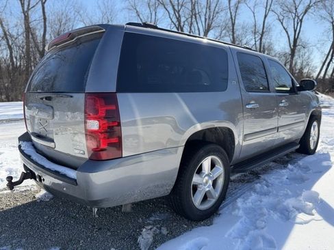 Used 2008 Chevrolet Suburban LTZ w/ LTZ Preferred Equipment Group image 4