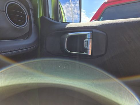 New 2025 Jeep Gladiator Mojave w/ Convenience Group image 24