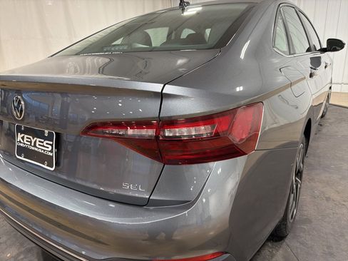 Used 2023 Volkswagen Jetta SEL image 16