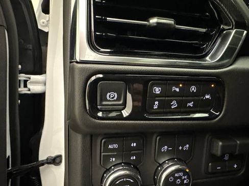 New 2026 GMC Yukon XL Elevation w/ Elevation Premium Package AWD/4WD image 33