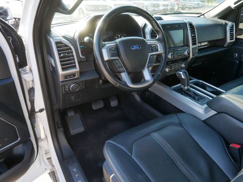 Used 2017 Ford F150 Platinum w/ Equipment Group 701A Luxury AWD/4WD image 12