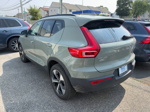 Certified 2023 Volvo XC40 B5 Plus w/ Driver Assist Package image 7