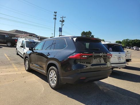 Used 2024 Toyota Grand Highlander AWD image 3
