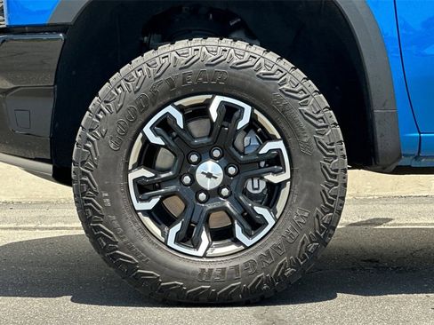 Used 2023 Chevrolet Silverado 1500 ZR2 w/ Technology Package image 27