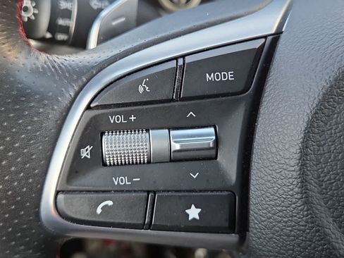 Used 2023 Genesis G70 2.0T w/ Sport Prestige Package image 25