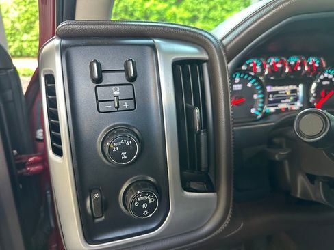Used 2018 GMC Sierra 1500 SLT AWD/4WD image 9