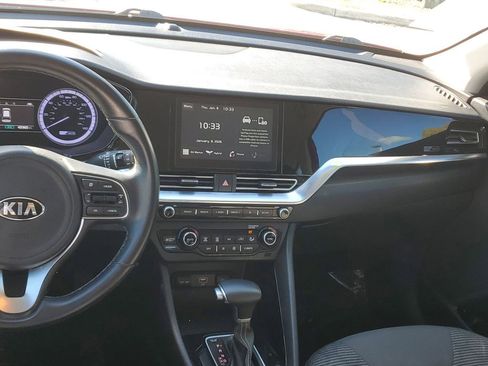 Used 2020 Kia Niro LXS image 18