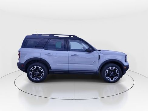 Used 2022 Ford Bronco Sport Outer Banks w/ Tech Package AWD/4WD image 9