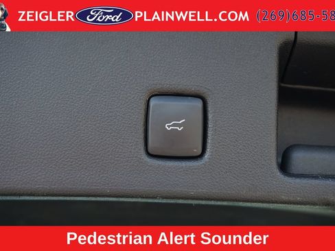 Used 2023 Ford Escape ST-Line Select AWD/4WD image 11