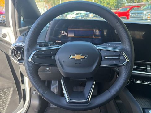 New 2026 Chevrolet Equinox EV LT image 7