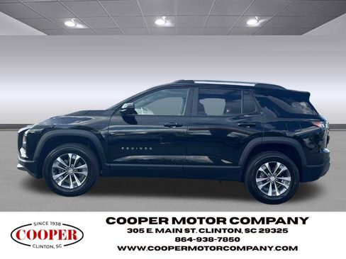 Used 2025 Chevrolet Equinox LT w/ Convenience Package II image 2