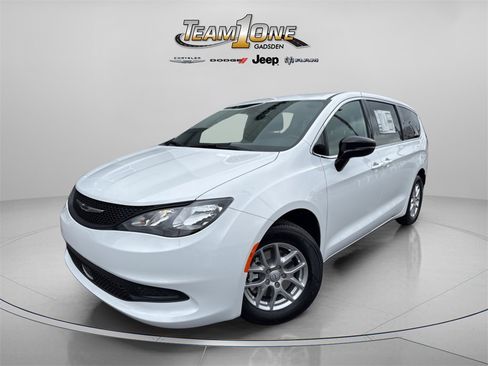 New 2026 Chrysler Voyager LX image 4