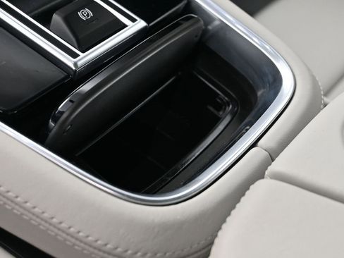 Used 2022 Porsche Panamera 4 image 25