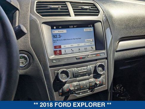 Used 2018 Ford Explorer XLT w/ Equipment Group 202A FWD image 17