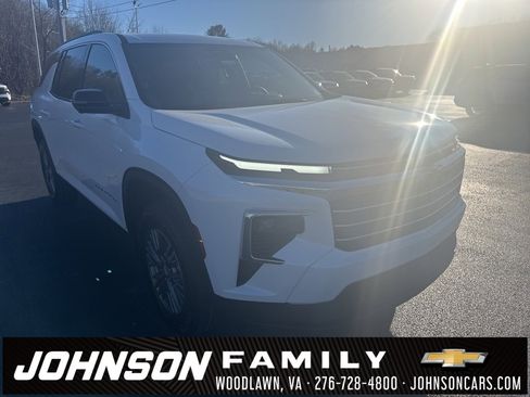 New 2026 Chevrolet Traverse LT w/ Driver Confidence Package image 1