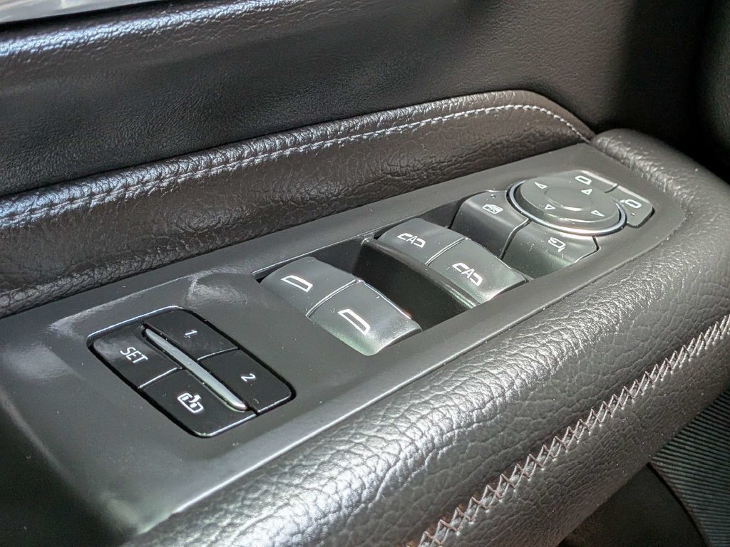Used 2024 GMC Yukon Denali AWD/4WD image 28