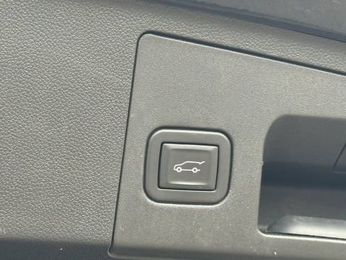 Used 2023 Cadillac XT4 Sport w/ Cold Weather Package AWD/4WD image 27