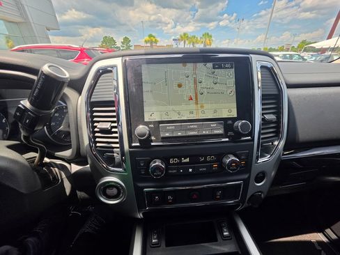 Used 2021 Nissan Titan SV w/ SV Convenience Package RWD image 17