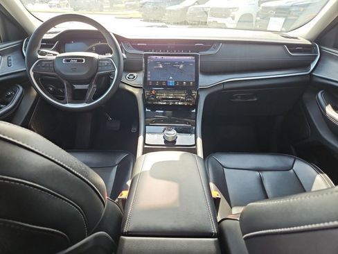 Used 2024 Jeep Grand Cherokee L Limited image 16