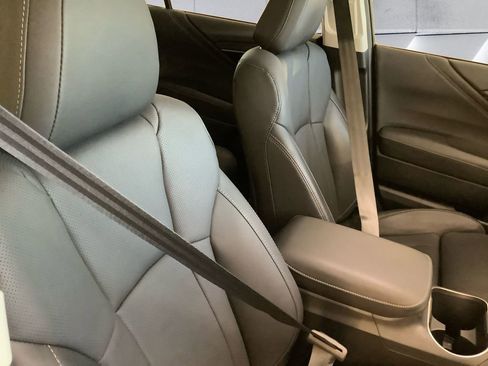 Certified 2025 Subaru Outback Limited image 14