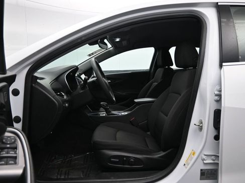 Used 2024 Chevrolet Malibu LT image 25