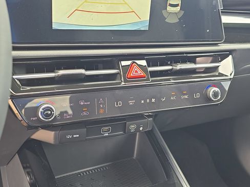 New 2026 Kia Niro EX FWD image 24