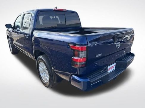 Used 2023 Nissan Frontier SV w/ SV Convenience Package image 3