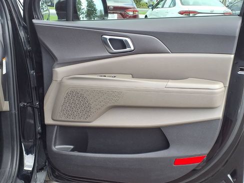 Used 2025 Kia Carnival EX FWD image 13