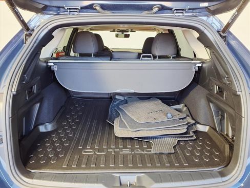 Used 2025 Subaru Outback Premium image 7