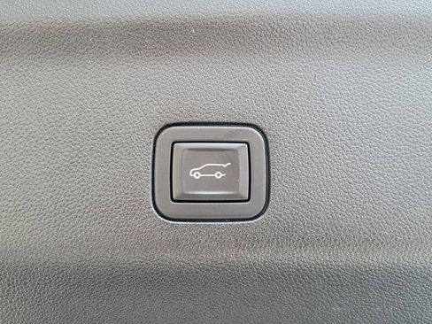 Used 2024 Chevrolet Tahoe High Country w/ Premium Package image 9