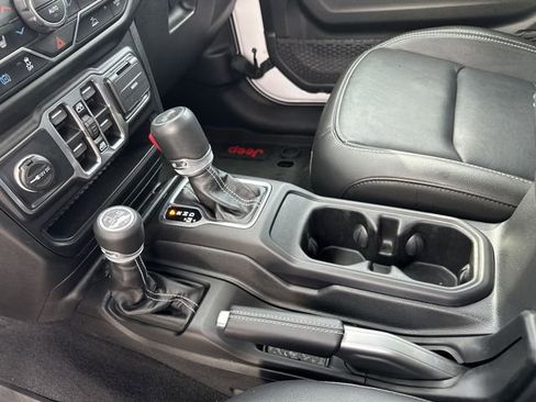 Used 2023 Jeep Wrangler Unlimited Sahara w/ Cold Weather Group image 8