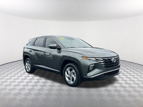 Used 2022 Hyundai Tucson SE w/ Cargo Package AWD/4WD image 3
