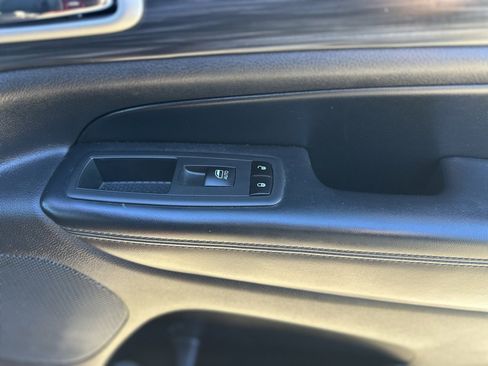 Used 2021 Jeep Grand Cherokee Laredo image 35