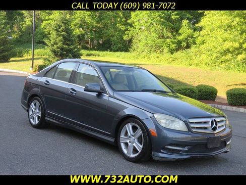 Used 2011 Mercedes-Benz C 300 4MATIC Sedan image 3