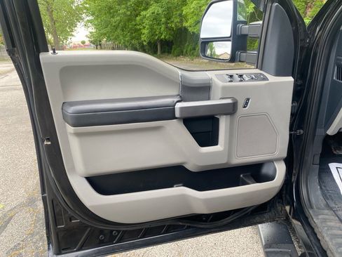 Used 2022 Ford F250 XLT w/ XLT Premium Package AWD/4WD image 11