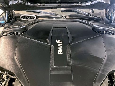 Used 2023 BMW i7 xDrive60 w/ Executive Package 2 image 28