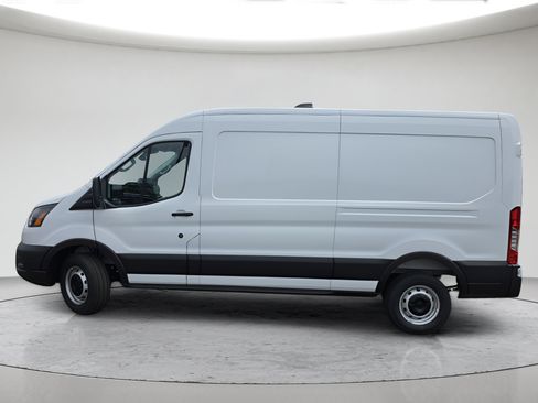 New 2026 Ford Transit 250 148 Medium Roof w/ Load Area Protection Package RWD image 7