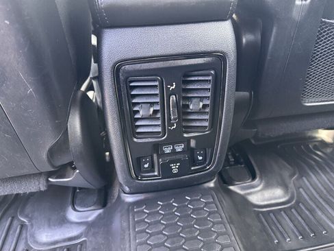 Used 2018 Dodge Durango GT AWD/4WD image 25