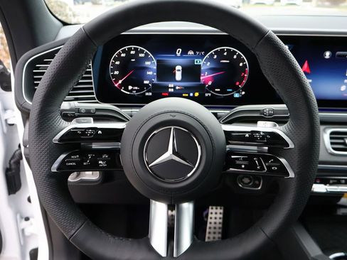 New 2026 Mercedes-Benz GLS 580 4MATIC image 33
