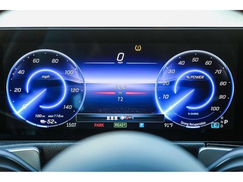 Used 2024 Mercedes-Benz EQB 300 4MATIC image 21