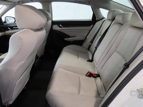 Used 2018 Honda Accord EX image 30