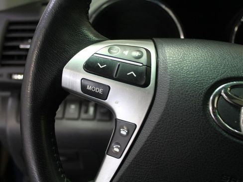 Used 2011 Toyota Highlander Limited w/ Tow Pkg AWD/4WD image 9