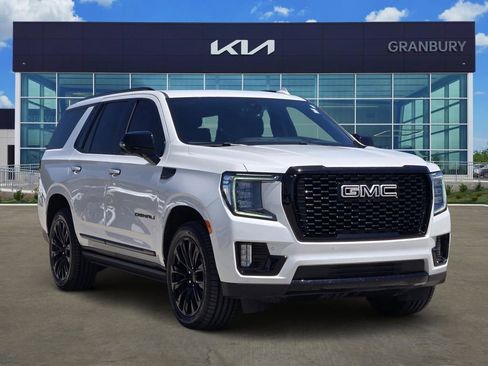 Used 2021 GMC Yukon Denali w/ Denali Premium Package AWD/4WD image 3
