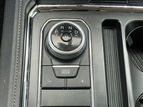 Used 2024 Ford Expedition XLT RWD image 30