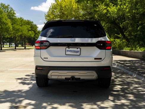 Used 2024 Honda Pilot TrailSport image 8